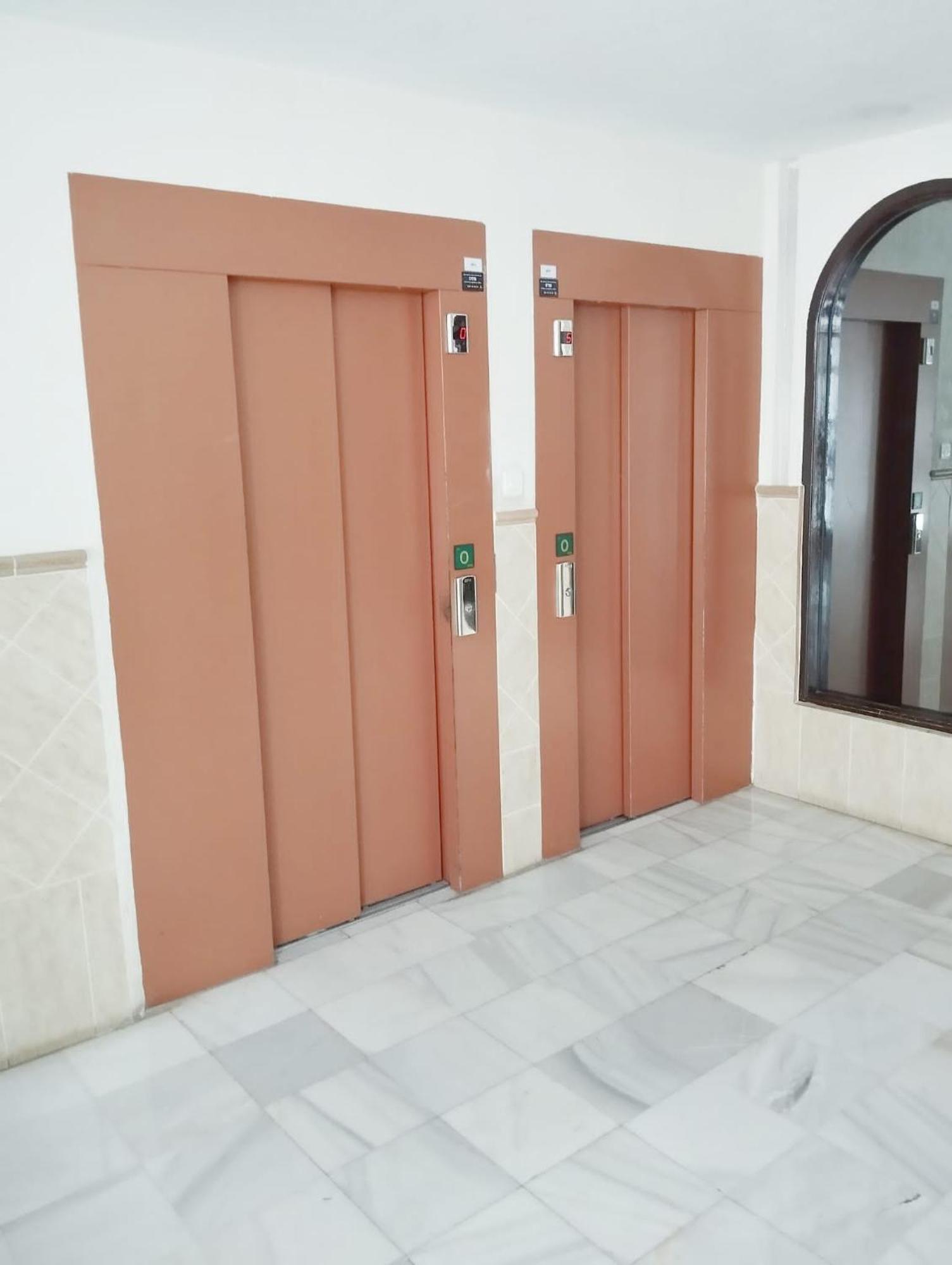 Room In Shared Apartment With Parking Almunecar Bagian luar foto